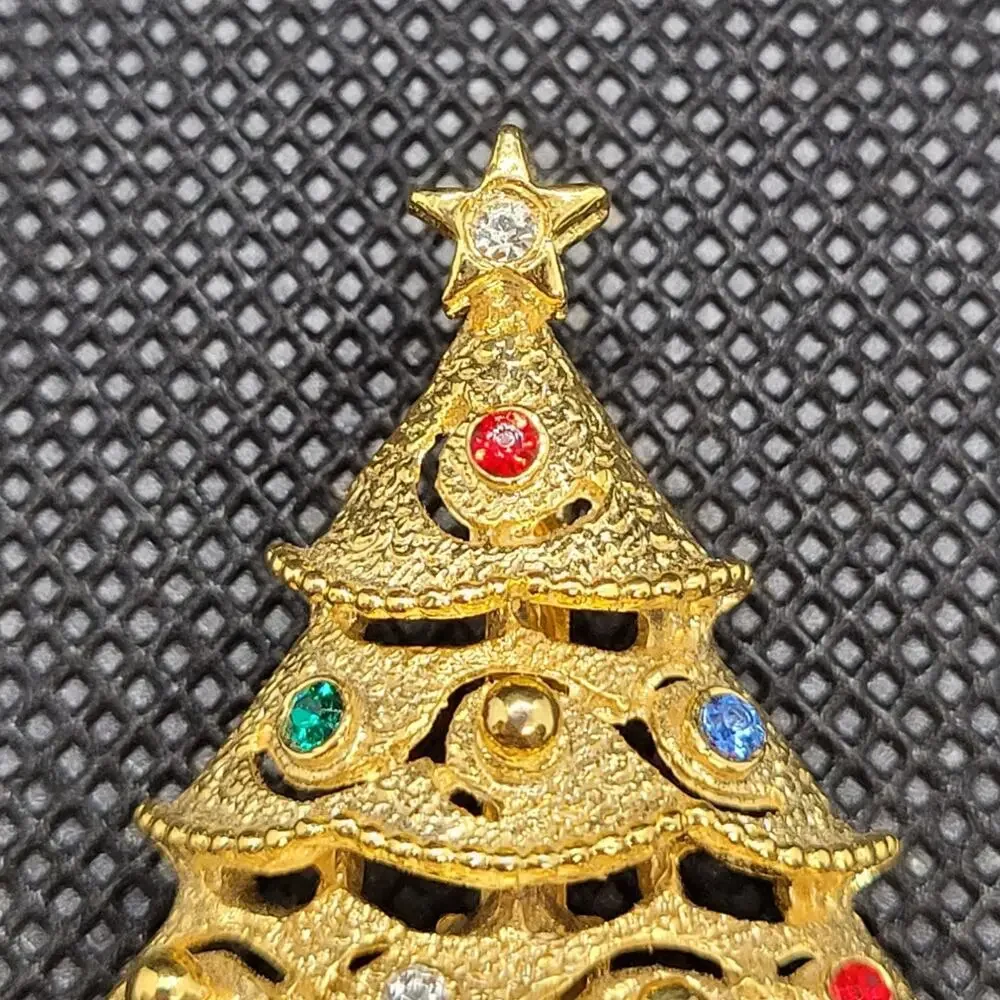 Luxe Vintage Holiday Sparkle Rhinestone Tiered Tree Brooch Gold Tone‎ Elegant